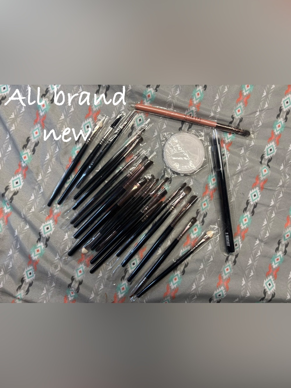 💁‍♀️💥💥Assorted Makeup Bundle - Picture 10 of 13